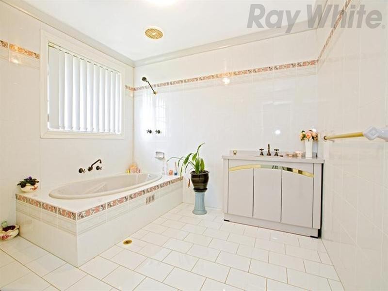 6 Thomas Laycock Place, Bringelly NSW 2556