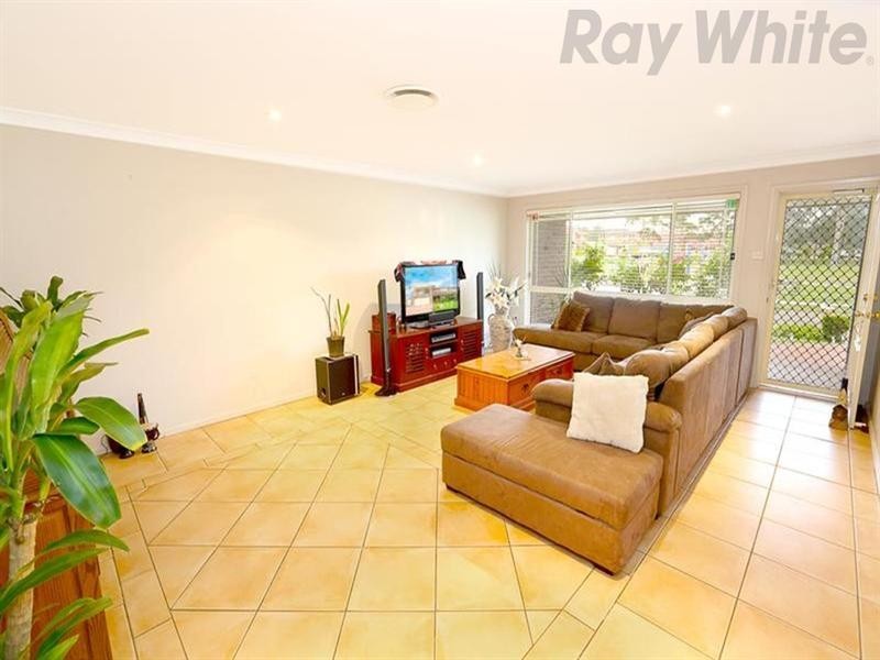 1/11 Angela Street, Cecil Hills NSW 2171