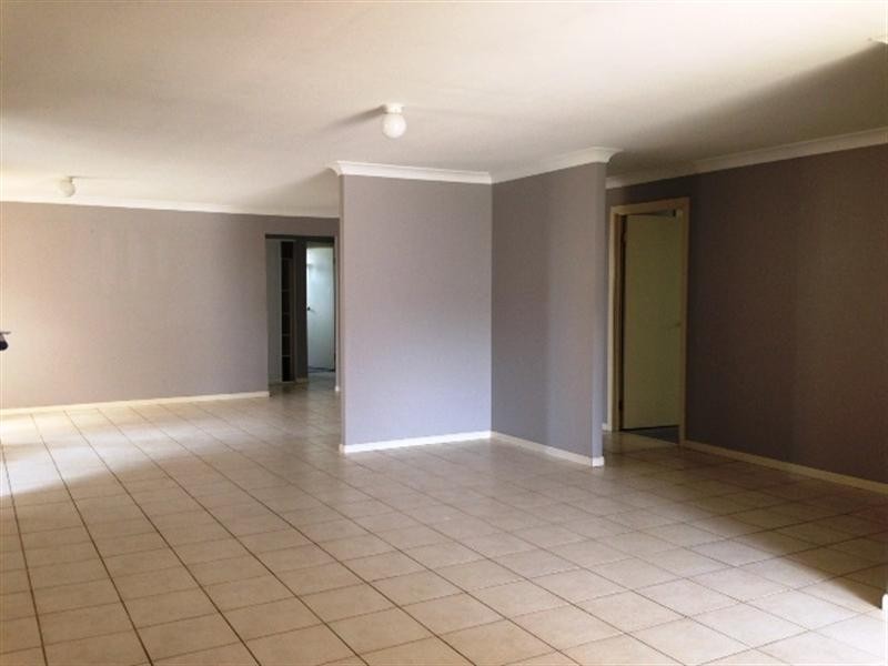 16 Herrick Close, West Hoxton NSW 2171