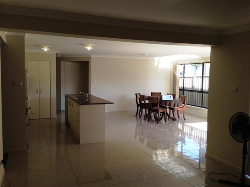 9 Carter Street, Oran Park NSW 2570