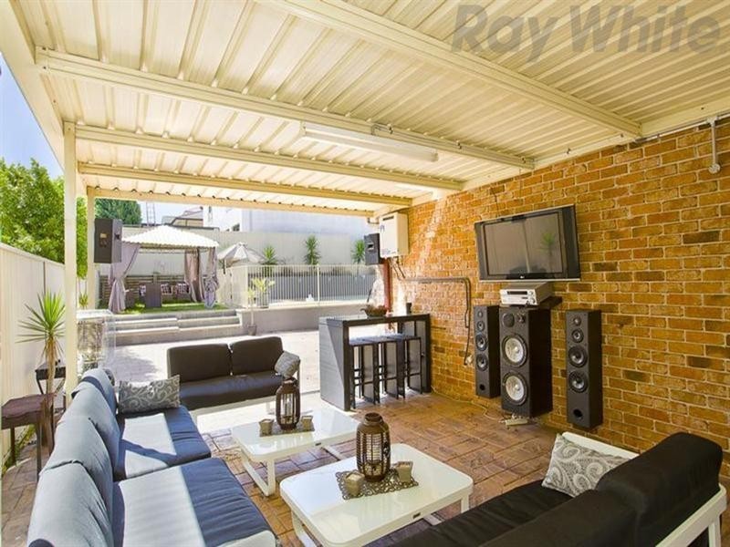 2 Elyard Crescent, West Hoxton NSW 2171
