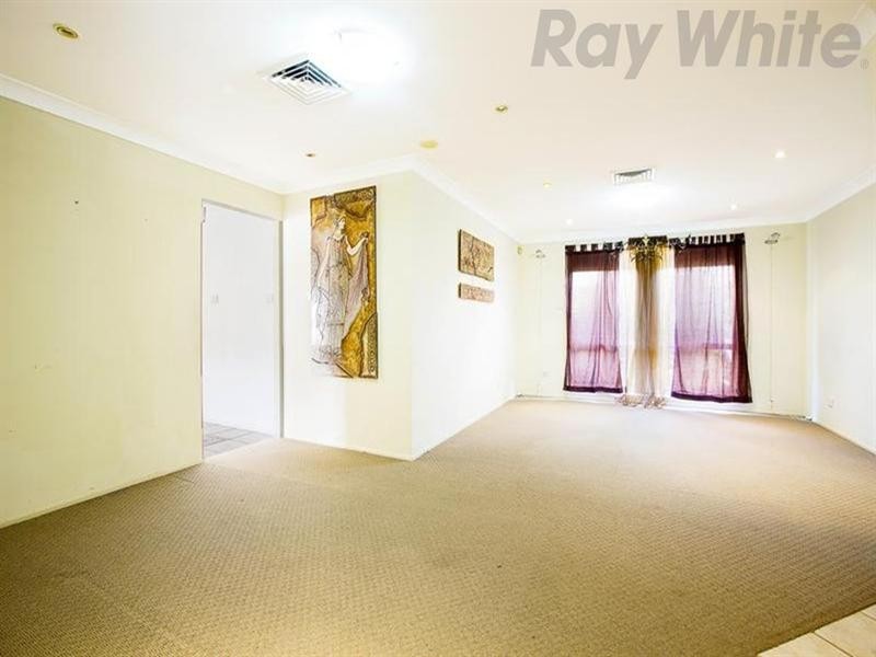 2 Coronation Drive, Green Valley NSW 2168