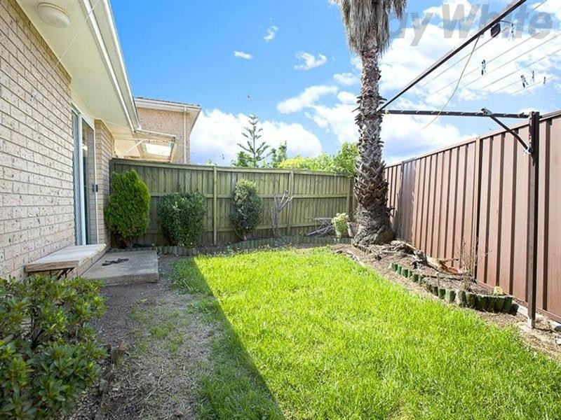 8/17 Heron Place, Hinchinbrook NSW 2168