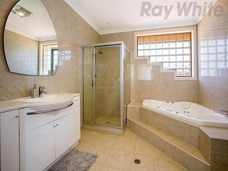 10 Ashlar Place, West Hoxton NSW 2171
