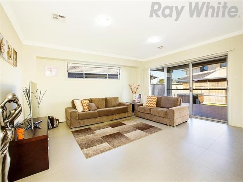 68 Moondarra Drive, West Hoxton NSW 2171
