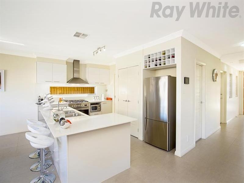 68 Moondarra Drive, West Hoxton NSW 2171