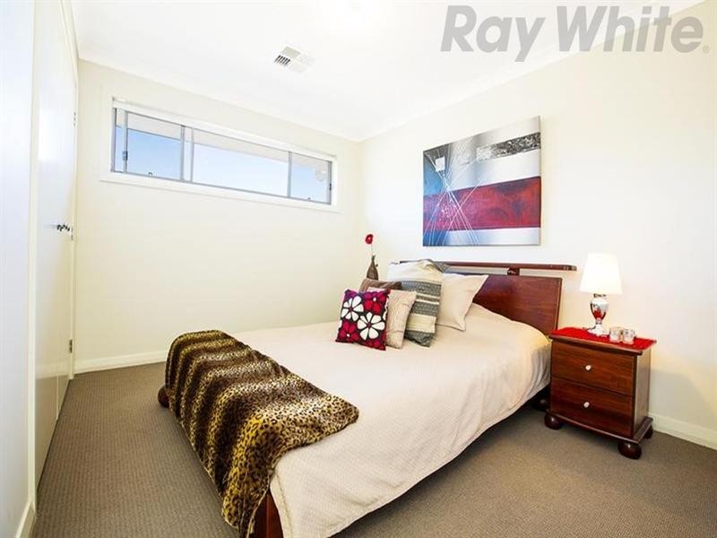 68 Moondarra Drive, West Hoxton NSW 2171