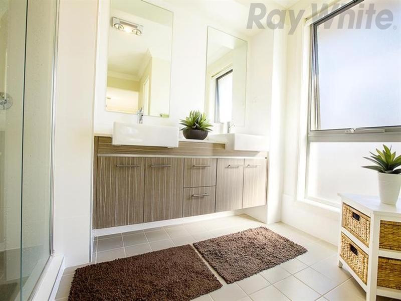 68 Moondarra Drive, West Hoxton NSW 2171