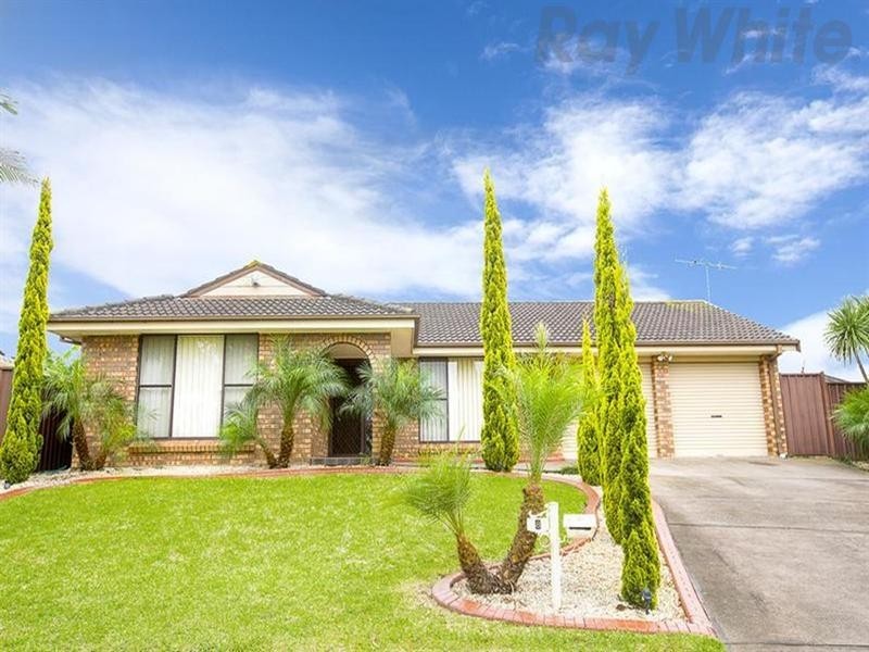 8 Daydream Crescent, Hinchinbrook NSW 2168