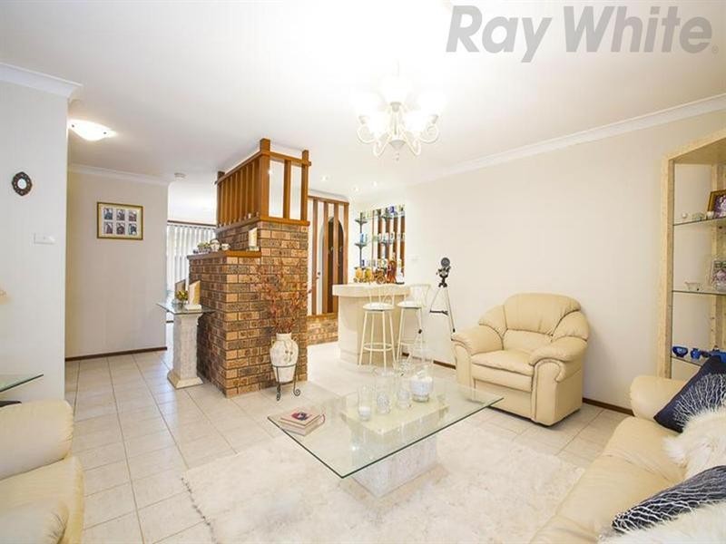 8 Daydream Crescent, Hinchinbrook NSW 2168
