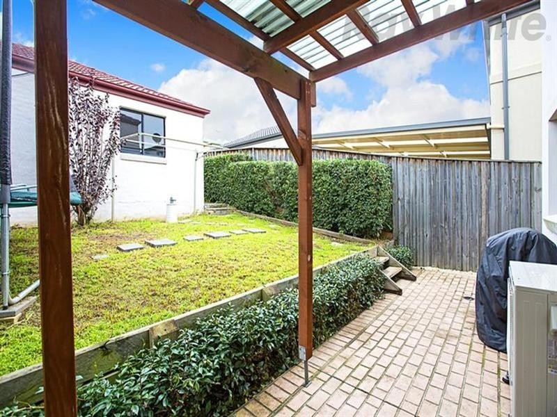 16 Wingate Avenue, West Hoxton NSW 2171