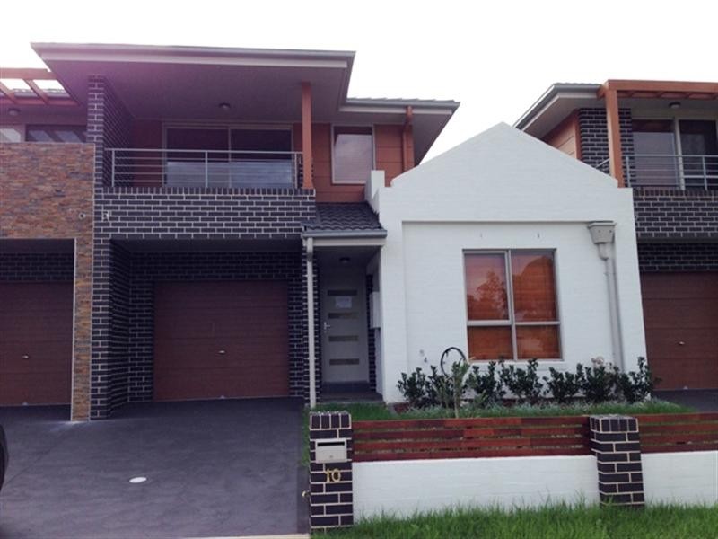 10 Boyden Street, Middleton Grange NSW 2171