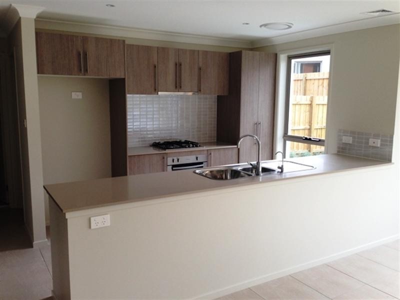 10 Boyden Street, Middleton Grange NSW 2171