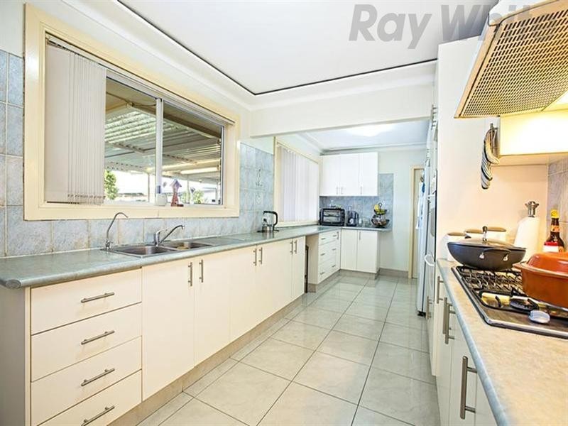 8 Theresa Street, Smithfield NSW 2164