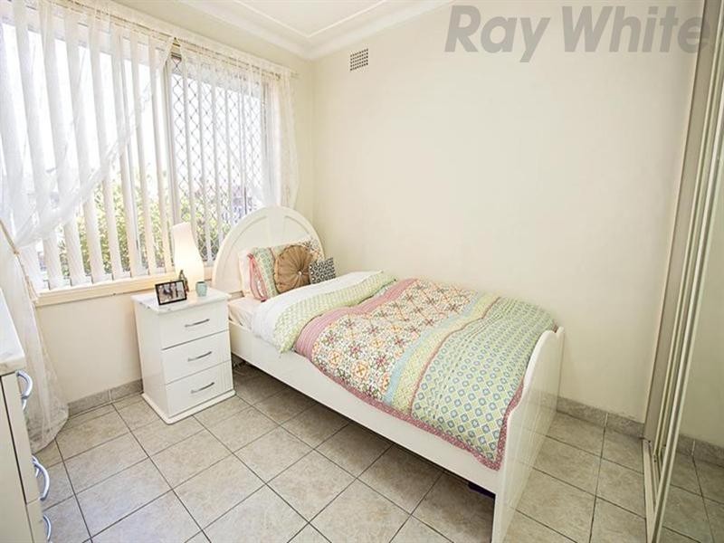 8 Theresa Street, Smithfield NSW 2164