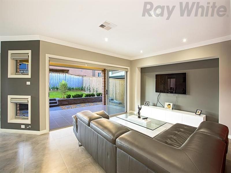 30 Conway Avenue, West Hoxton NSW 2171