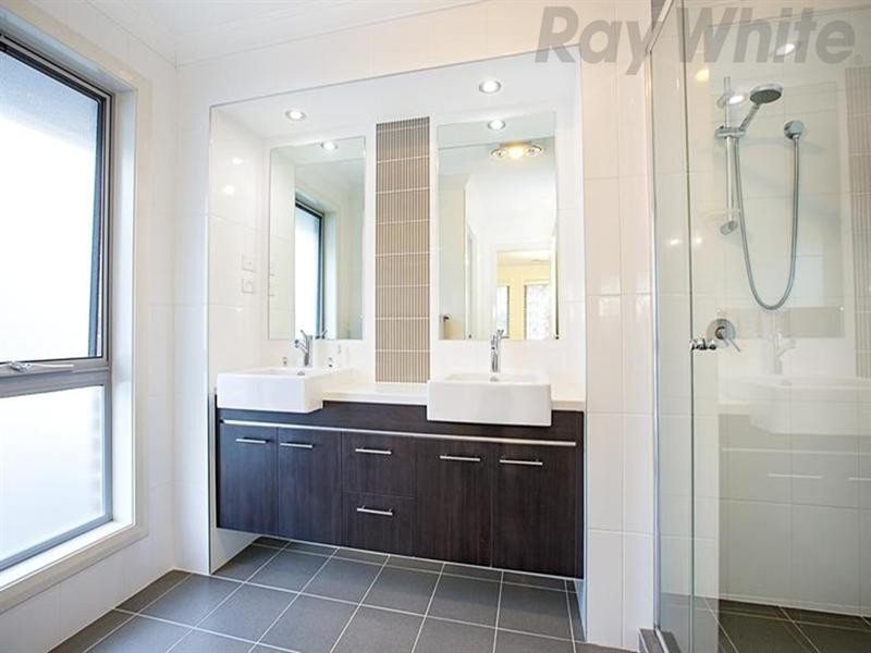 30 Conway Avenue, West Hoxton NSW 2171
