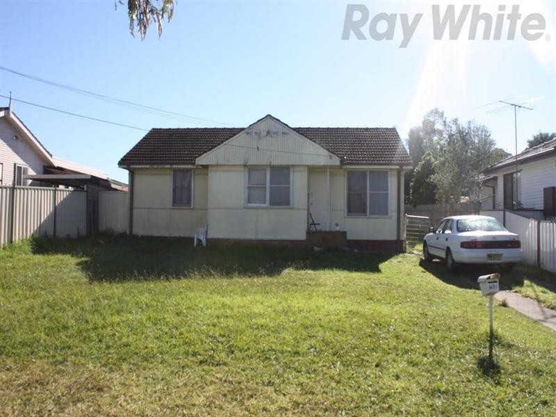 43 Hillview Parade, Lurnea NSW 2170