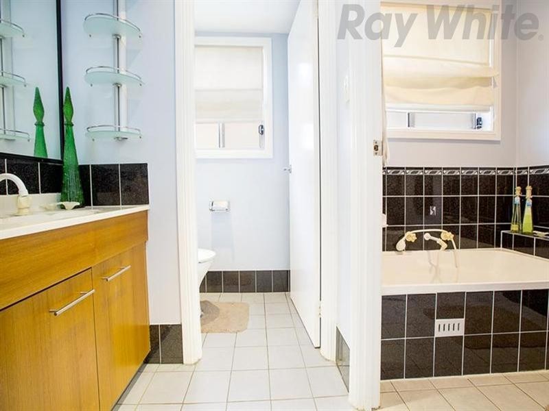 17 Guyra Road, Hinchinbrook NSW 2168