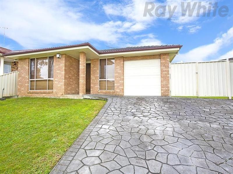 17 Guyra Road, Hinchinbrook NSW 2168