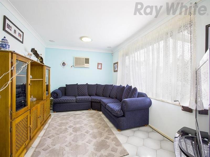 1 Denbern Street, Bossley Park NSW 2176