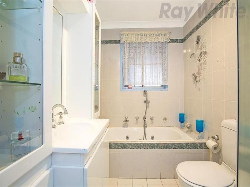 1 Denbern Street, Bossley Park NSW 2176