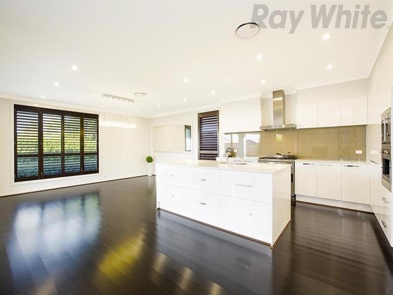 127 Middleton Drive, Middleton Grange NSW 2171