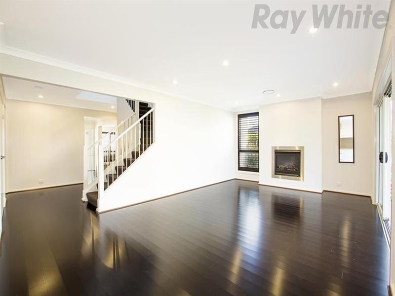 127 Middleton Drive, Middleton Grange NSW 2171