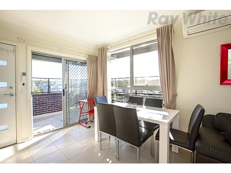 1 Glider Avenue, Middleton Grange NSW 2171