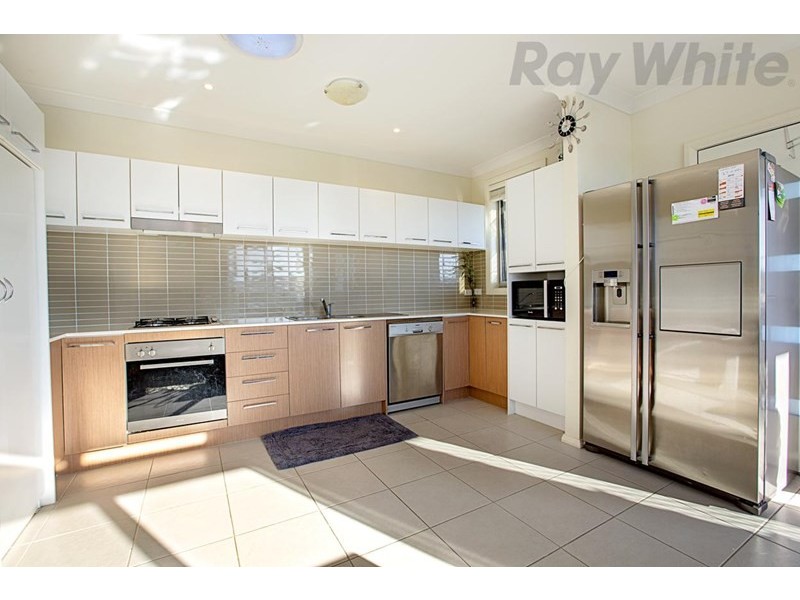 1 Glider Avenue, Middleton Grange NSW 2171