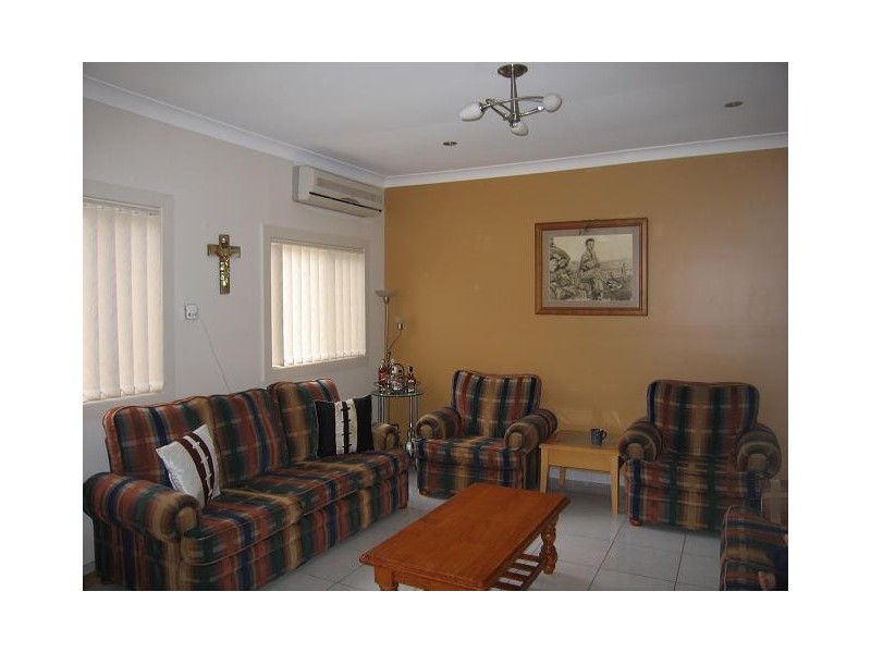 Edensor Park NSW 2176