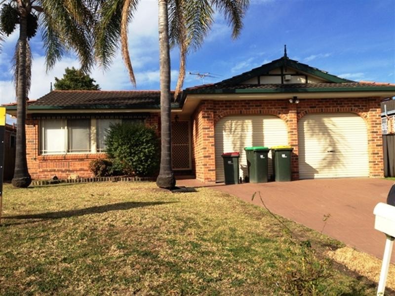 5 Brolga Cresent, Green Valley NSW 2168