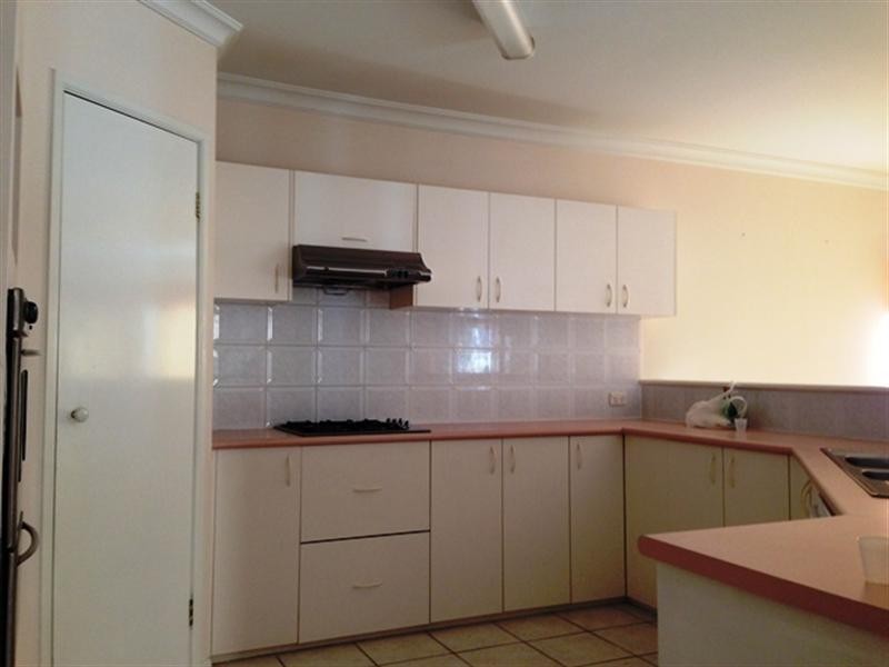 128 Greenway Drive, West Hoxton NSW 2171