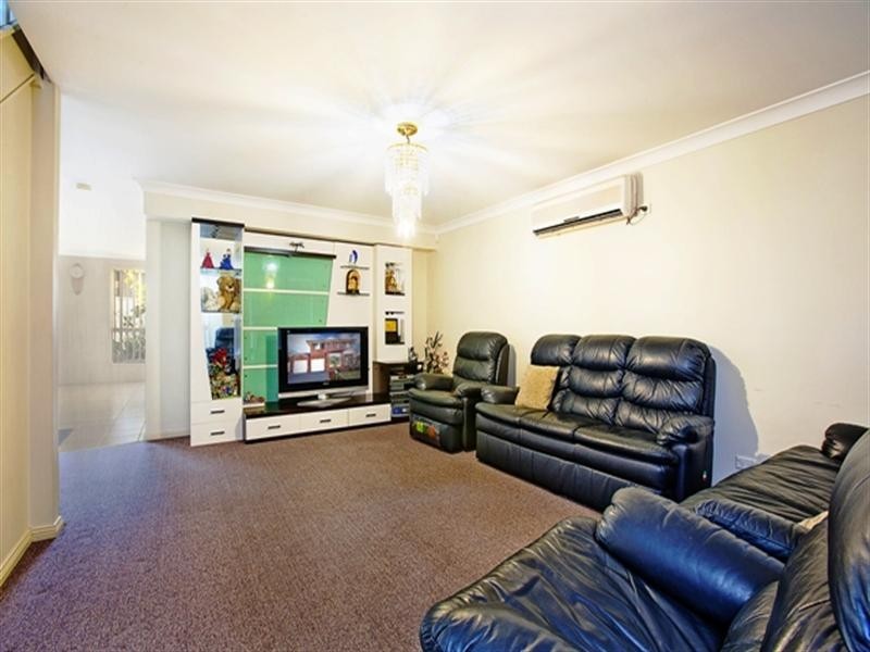 2b Mella Close, West Hoxton NSW 2171