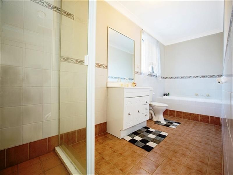 2b Mella Close, West Hoxton NSW 2171