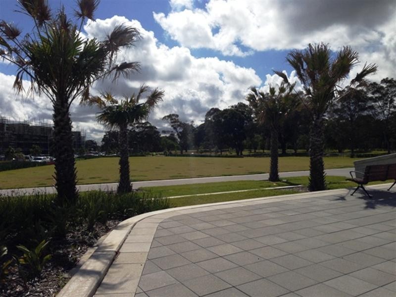 32 Potts Lane, Potts Hill NSW 2143