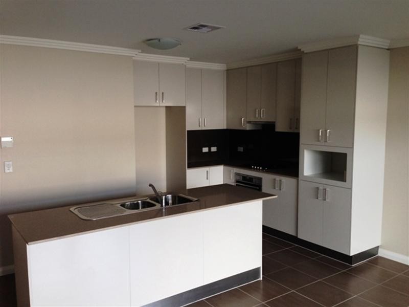 32 Potts Lane, Potts Hill NSW 2143