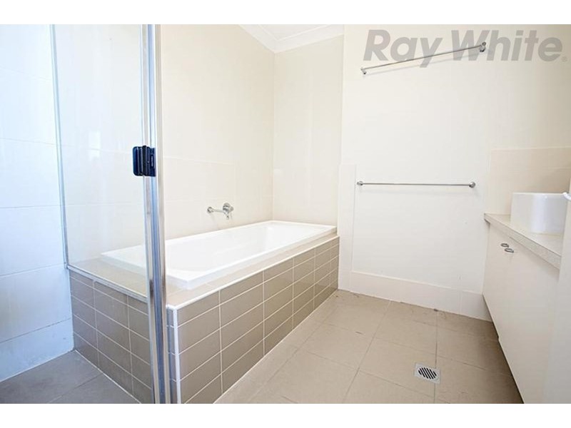 17 Conway Avenue, West Hoxton NSW 2171