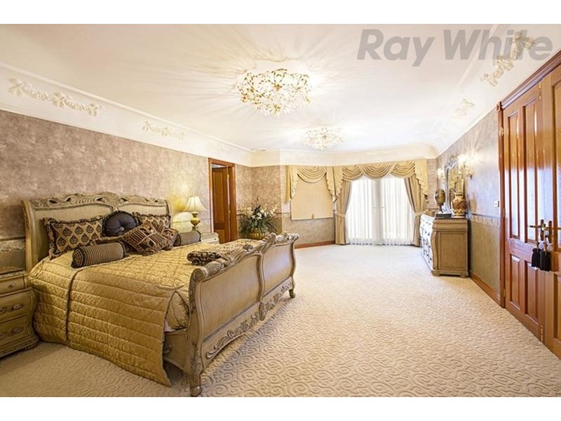 5 Aragon Street, Cecil Hills NSW 2171