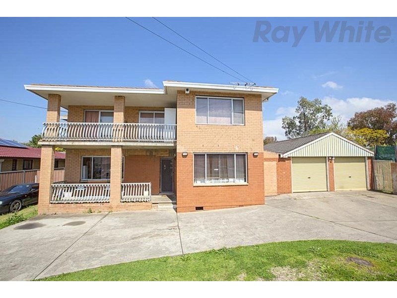 27 Maddecks Avenue, Moorebank NSW 2170