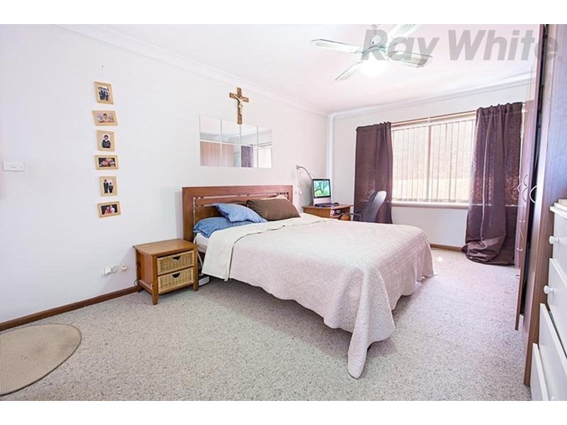 27 Maddecks Avenue, Moorebank NSW 2170