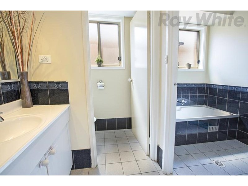 13 Guyra Road, Hinchinbrook NSW 2168