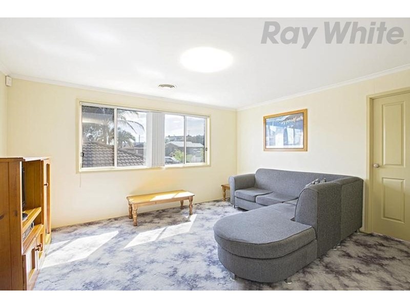 1 Bardia Place, Bossley Park NSW 2176