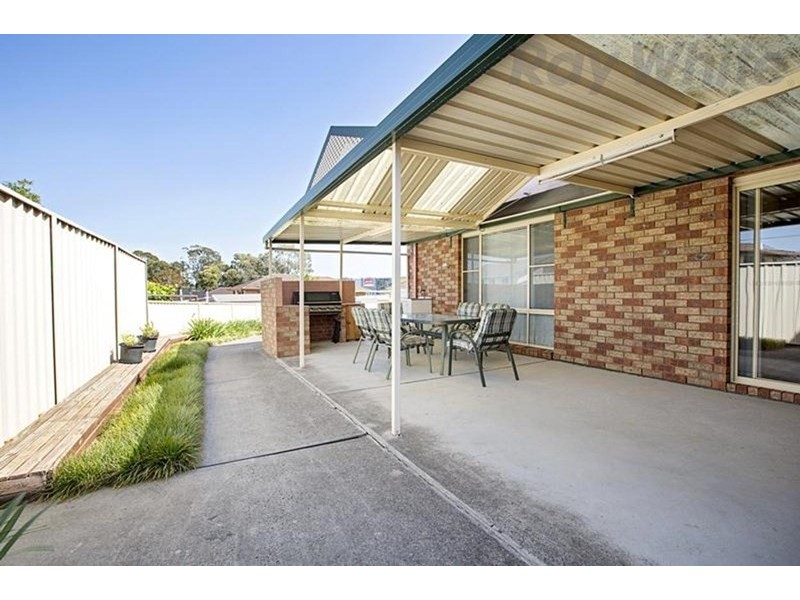 1 Bardia Place, Bossley Park NSW 2176
