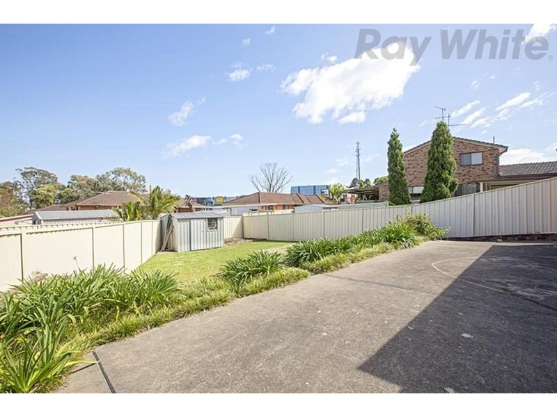 1 Bardia Place, Bossley Park NSW 2176