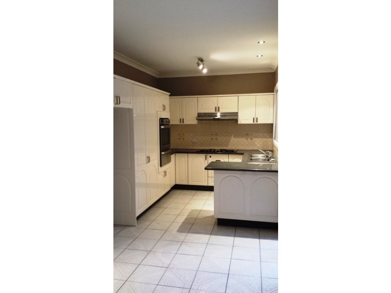 5 Moffitt Cresent, Edensor Park NSW 2176