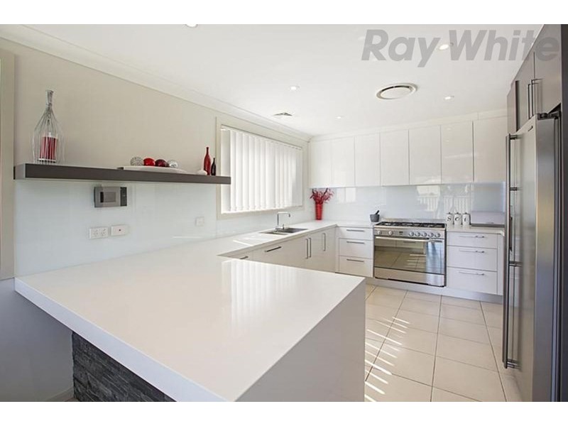 6 Bellerive Close, West Hoxton NSW 2171
