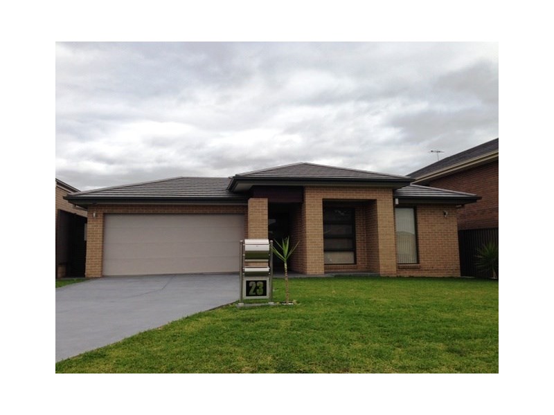 23 Petre Close, Middleton Grange NSW 2171