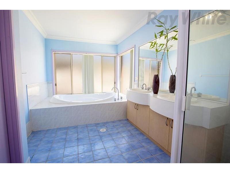 6 Boltons Street, Horningsea Park NSW 2171