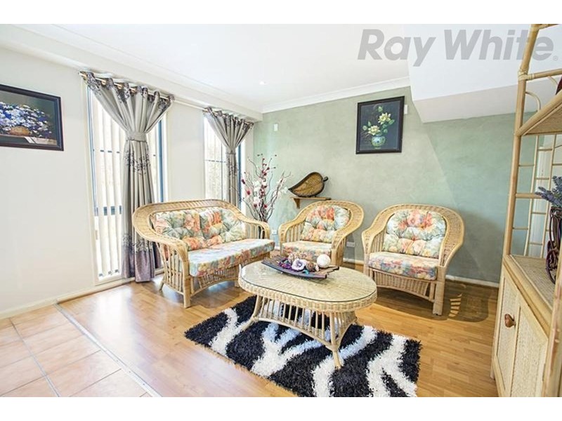 2 Schoeffel Grove, Horningsea Park NSW 2171